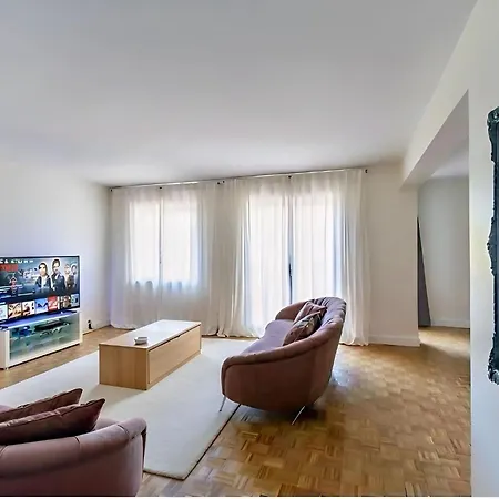 Apartment Eiffel View - Spacious 3Br - Sleeps 9 - Terrace *