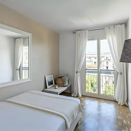 Apartment Eiffel View - Spacious 3Br - Sleeps 9 - Terrace *