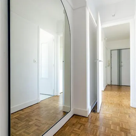 Eiffel View - Spacious 3Br - Sleeps 9 - Terrace Apartment Paris