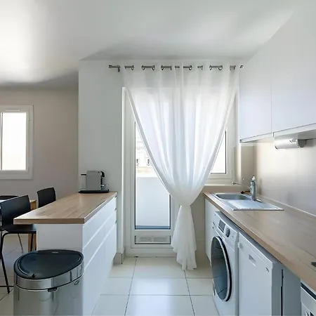 Apartment Eiffel View - Spacious 3Br - Sleeps 9 - Terrace