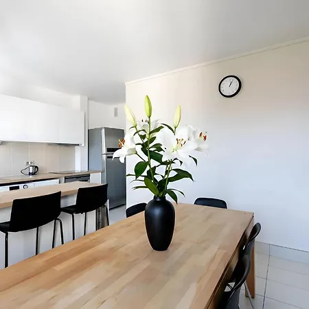 Apartment Eiffel View - Spacious 3Br - Sleeps 9 - Terrace